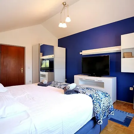 Appartement Dekorti *