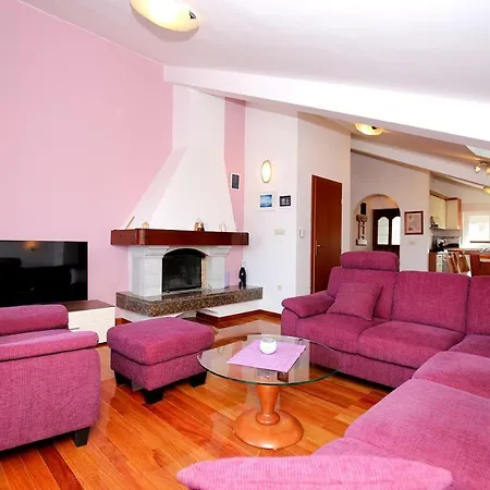 Apartment Apartman Dekorti