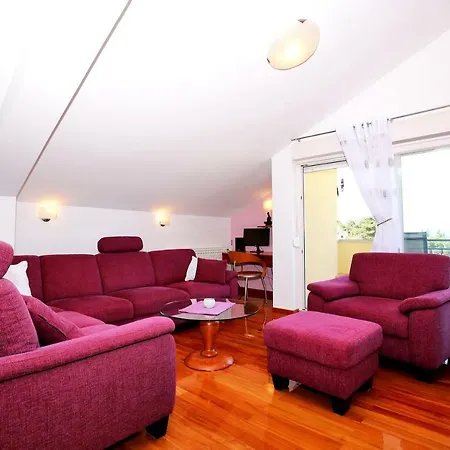 Apartment Apartman Dekorti