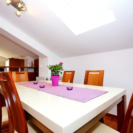 Apartment Apartman Dekorti *
