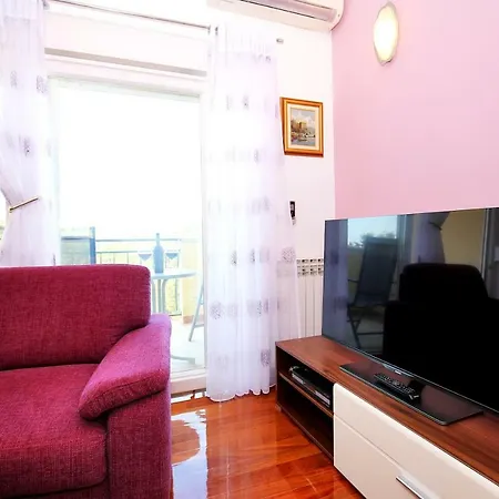 Apartment Apartman Dekorti *